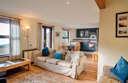 Sennen House | Stunning villa for 6 guests with WIFI and pets allowed