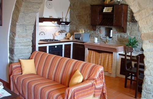 Cortona Villa | Stunning villa for 6 people with WIFI, pool, TV and panoramic view
