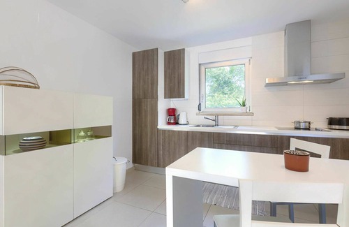 Pelegrin House | Stunning villa for 6 people with WIFI, private pool, A/C, TV, terrace and pets allowed