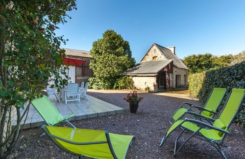 Biniville House | Stunning villa for 7 guests with WIFI, TV, terrace, pets allowed and parking