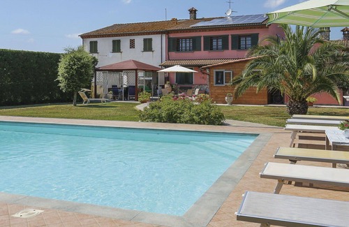 Crespina House | Stunning villa for 8 people with WIFI, hot tub, A/C, pool, TV, patio and parking