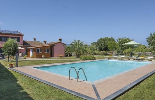 Crespina House | Stunning villa for 8 people with WIFI, hot tub, A/C, pool, TV, patio and parking