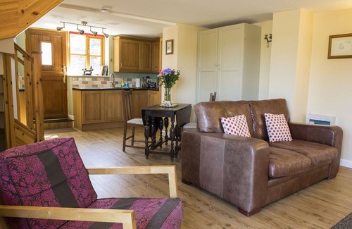 Llangollen House | Stunning villa for 2 people with WIFI, TV and pets allowed