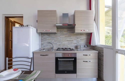 Ventimiglia Villa | Stunning villa for 4 people with WIFI, pool, terrace, pets allowed, panoramic view and parking