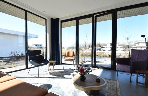 Zeewolde Villa | Stunning Villa in Zeewolde near Veluwemeer Lake