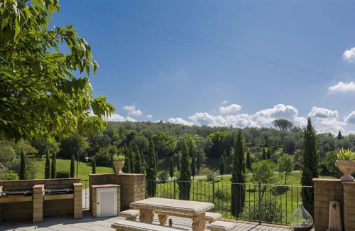 Capraia e Limite Villa | Stunning villa for 6 people with WIFI, pool, A/C, TV and parking