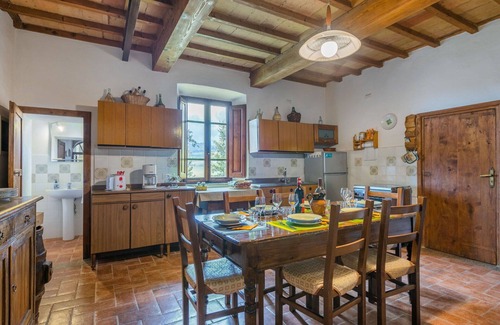 Radda in Chianti Villa | Stunning villa for 6 guests with WIFI, TV, terrace, pets allowed and panoramic view