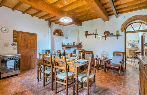 Radda in Chianti Villa | Stunning villa for 6 guests with WIFI, TV, terrace, pets allowed and panoramic view