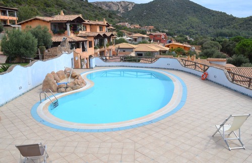 Chia Villa | Stunning Villa Sabbia D'Oro with Wi-Fi, Terrace & Pool