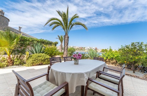 Quesada Villa | Stunning Villa with Private Pool, Terrace, Balcony, A/C & Wi-Fi