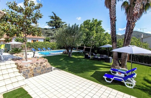 Can Vinyals Villa | Stunning Villa w/private pool 33 km to Barcelona!