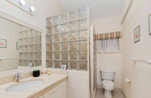 Halcyon Heights Villa | Stunning villa with saltwater pool & scenic porch