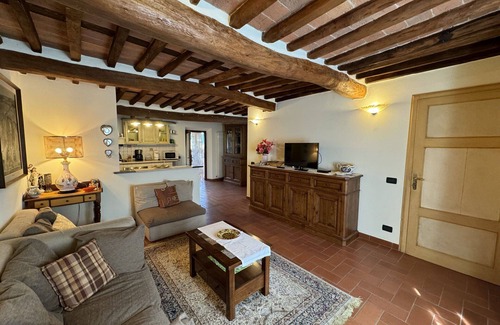 Castelvecchio Villa | Stunning villa with WIFI, private pool, A/C, TV, terrace and panoramic view, close to Lucca