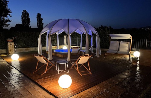 Castelnuovo Villa | Stunning villa with WIFI, hot tub, A/C, sauna, TV, patio, pets allowed and panoramic view