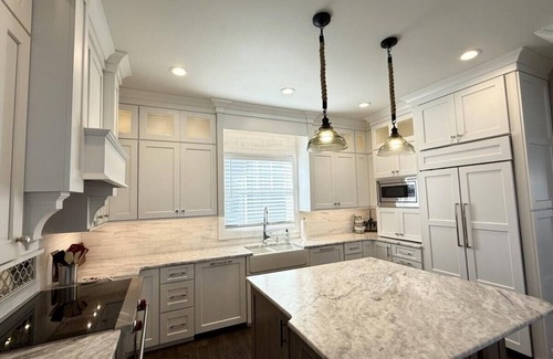 Point Pleasant Beach House | Stunning! Wrap Around Porch, 1 block: Beach & Jenk's, 6 Badges, Private Parking!