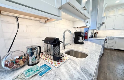 Point Pleasant Beach House | Stunning! Wrap Around Porch, 1 block: Beach & Jenk's, 6 Badges, Private Parking!