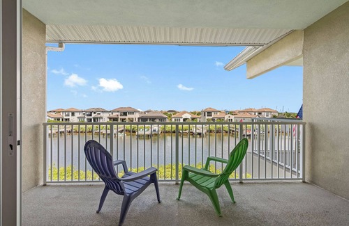 Ruskin House | Stunning waterfront boating and beach PARADISE!