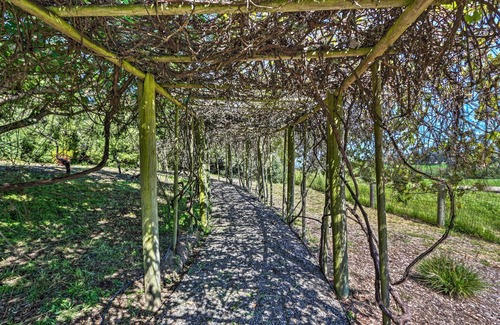 Sebastopol House | Stunning West Sonoma Retreat with Spectacular Pool, Gardens and Views