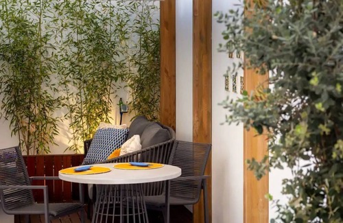 Lisbon Old Town Apartment | STUPENDO-2BR- Patio, Refresh Pond-A/C-Center