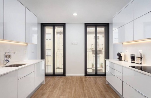 Lisbon Old Town Apartment | Stupendo-3br-suite & Terrace- Center- A/conditioning