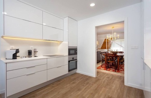 Lisbon Old Town Apartment | Stupendo-3br-suite & Terrace- Center- A/conditioning