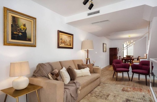 Lisbon Old Town Apartment | Stupendo-3br-suite & Terrace- Center- A/conditioning