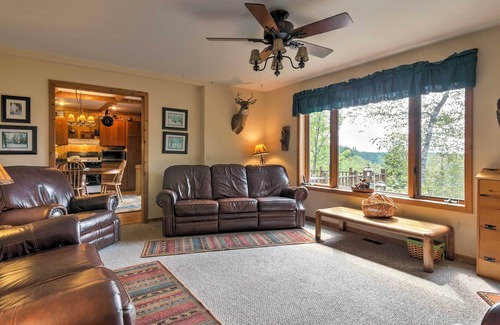 Steuben Cabin | 'Stutts Creek Retreat' - Quaint Cabin w/ Fire Pit!