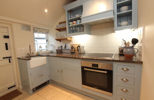 Ashford-in-the-Water Cottage | Style and Comfort - Welcome to The Bobbin