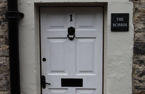 Ashford-in-the-Water Cottage | Style and Comfort - Welcome to The Bobbin