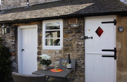 Ashford-in-the-Water Cottage | Style and Comfort - Welcome to The Bobbin