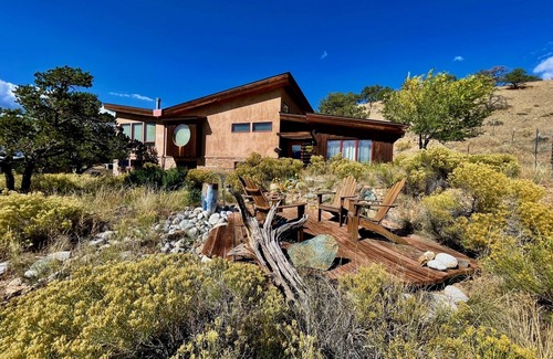 Salida House | Style, Comfort and a Huge View, close to everything!