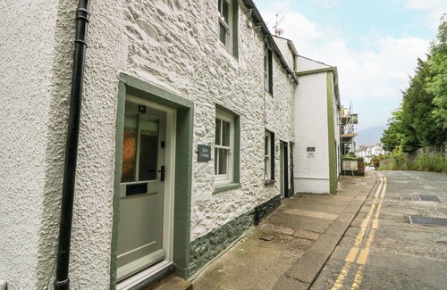 Keswick Cottage | STYLE COTTAGE, pet friendly, with open fire in Keswick