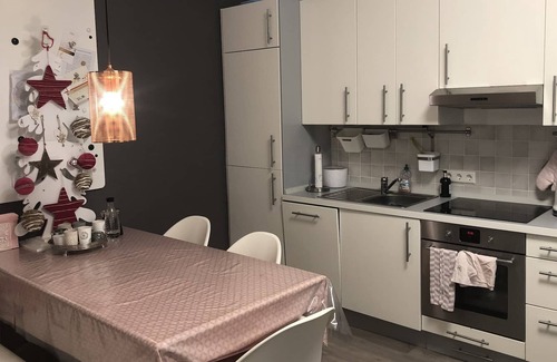 Weibern Apartment | Stylisches Zimmer mit Ensuite Bad