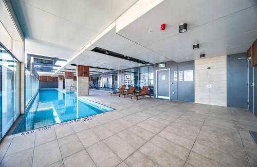 Adelaide Central Business District Apartment | Stylish 1 BR CBD Apt-Pool-Gym-Sauna-Steam Room
