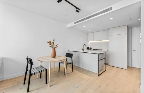 South Melbourne Apartment | Stylish 1BR Apt. in Melbourne CBD/Wi-Fi/Yoga