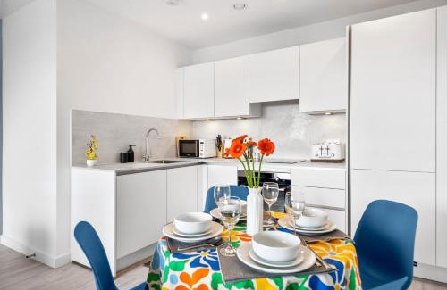 Botwell Apartment | Stylish 1BR Flat in Hayes 4 Guests-5 Min to Heathrow#20 Min to Central London