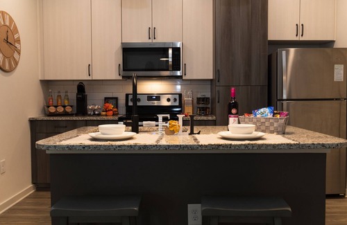 Mableton Apartment | Stylish 1br in Mableton not far from Battery Park Internal name: Lux Near Braves