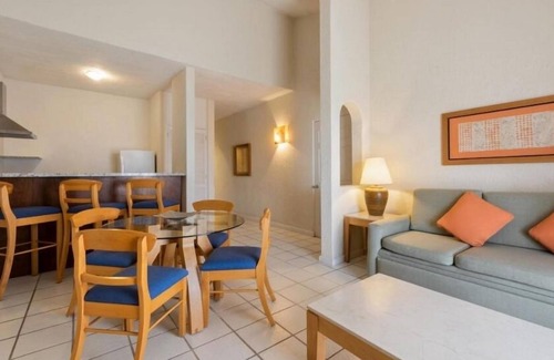Campo de Golf Fonatur House | Stylish 1BR Junior Suite Near Las Palmas Park