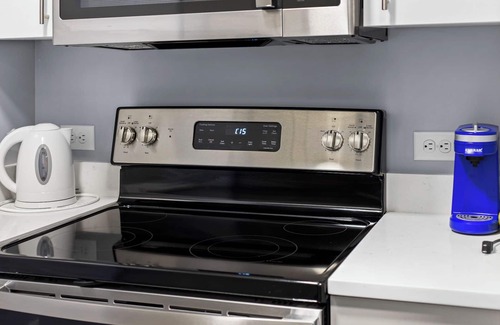 Everett Apartment | Stylish 1BR Near Encore 8727