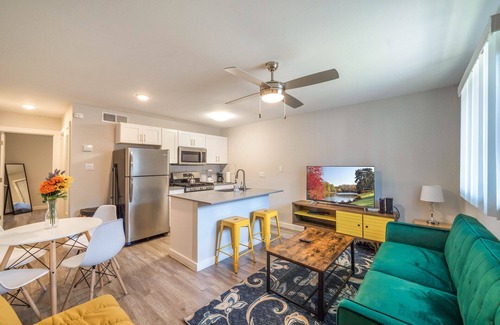 Brentwood Apartment | Stylish 1BR Near UT | Brentwood | Evonify 3340