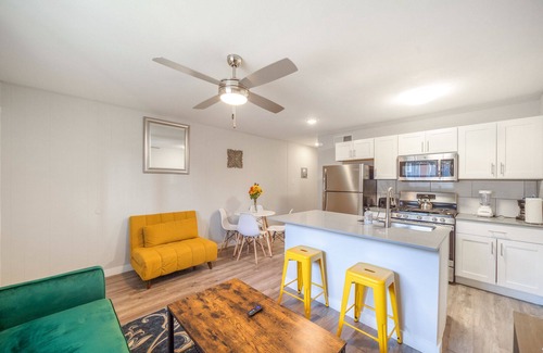 Brentwood Apartment | Stylish 1BR Near UT | Brentwood | Evonify 2340