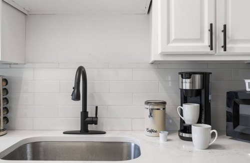 Penn-Knox Apartment | Stylish 1BR Retreat with Free Parking near Historic Sites