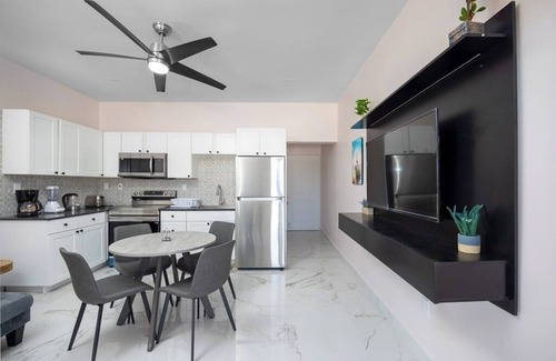 Venetian Road Settlement Apartment | Stylish 1BR in Venetian SJ Residences 106—WiFi, AC, just minutes from the beach!