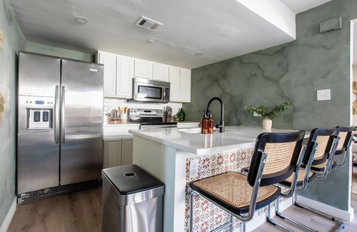 Parker Lane Condo | Stylish 2-Bed, 2-bath Condo With Private Patio in Riverside