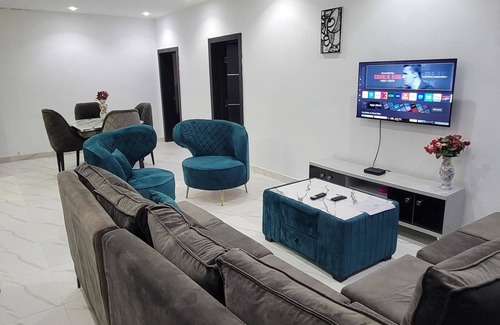 Lekki Phase 1 Apartment | Stylish 2-bed, 3-bath in Lekki Phase 1 with 24/7 power, Wi-Fi & top amenities