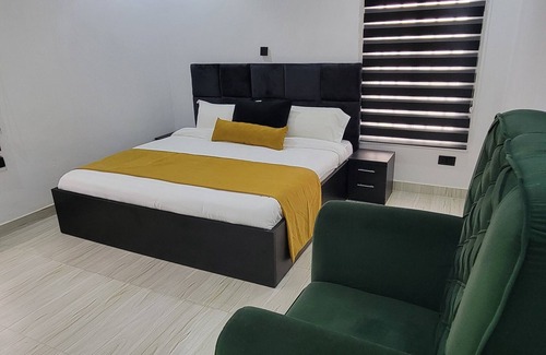 Lekki Phase 1 Apartment | Stylish 2-bed, 3-bath in Lekki Phase 1 with 24/7 power, Wi-Fi & top amenities