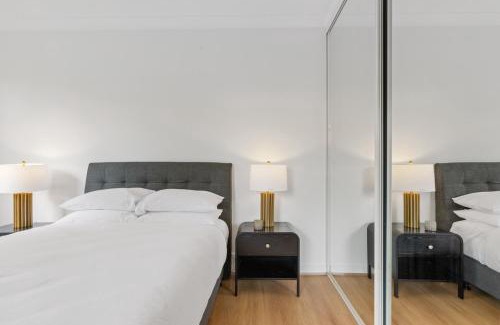 Camperdown Apartment | Stylish 2-Bed Apartment with Pool in Camperdown