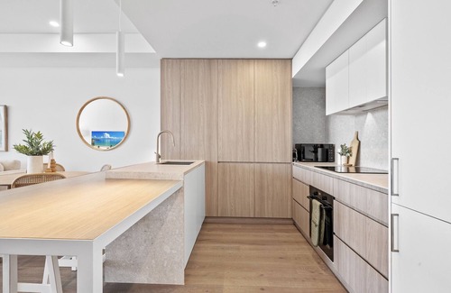 North Fremantle Apartment | Stylish 2-Bed Unit with Views & Rooftop Access