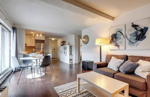Mission District Condo | Stylish 2-bed condo right in the heart of the action on 17th Ave.