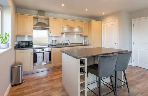 Solihull Apartment | Stylish 2-Bed Flat, 10mins to NEC & Airport Free Parking